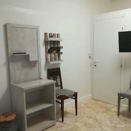 Daire Offerta Per Comitive 5 Monolocali Completi Sassari
